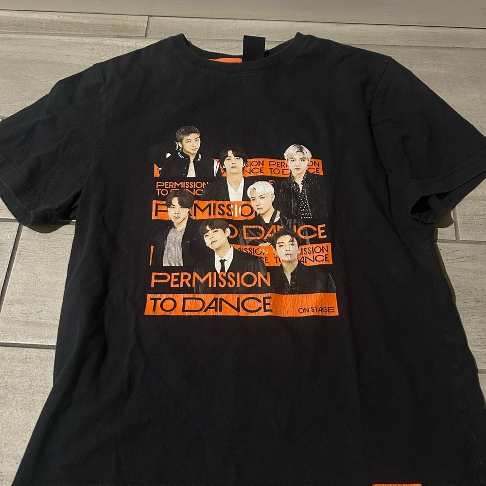 BTS permission to dance tshirt as is condtion size medium has cracking in vinyl
